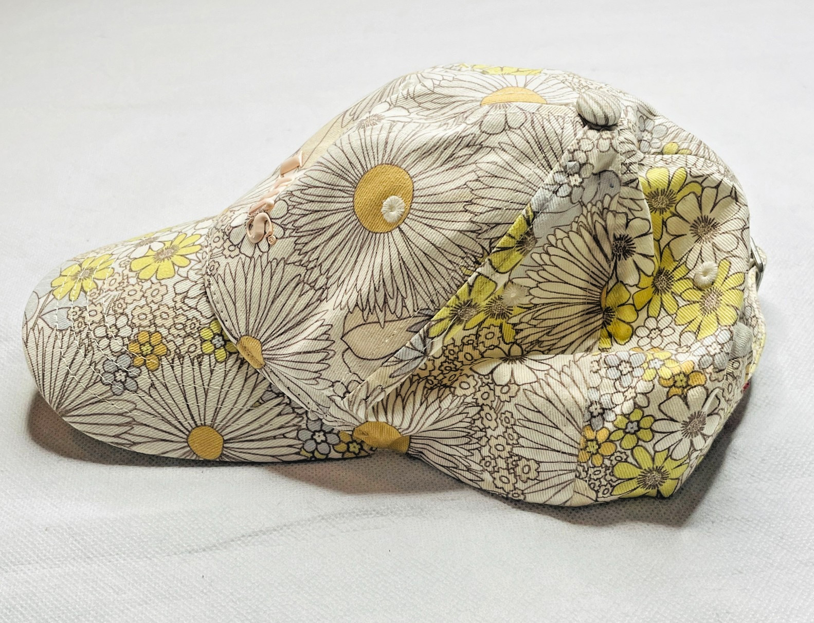 Levi’s Baseball Cap Hat Floral Daisy Print Yellow White Denim Adjustable Strap