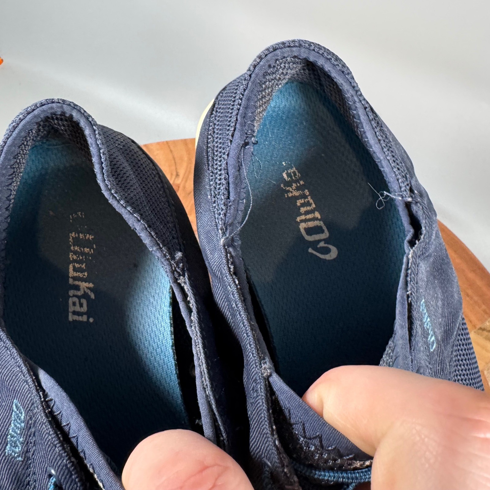 OluKai Nohea Moku Mens 8.5 Navy Blue Mesh Boat Shoes Sneakers
