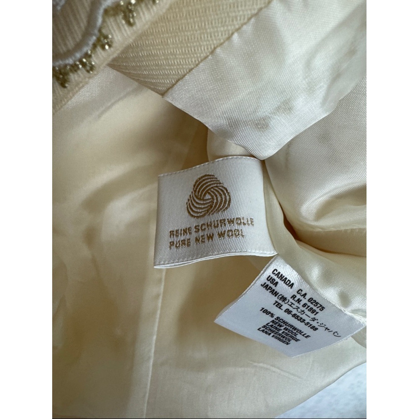 Escada Cream Embroidered Vest 100% Wool Beaded Button Front Size 38 Luxury