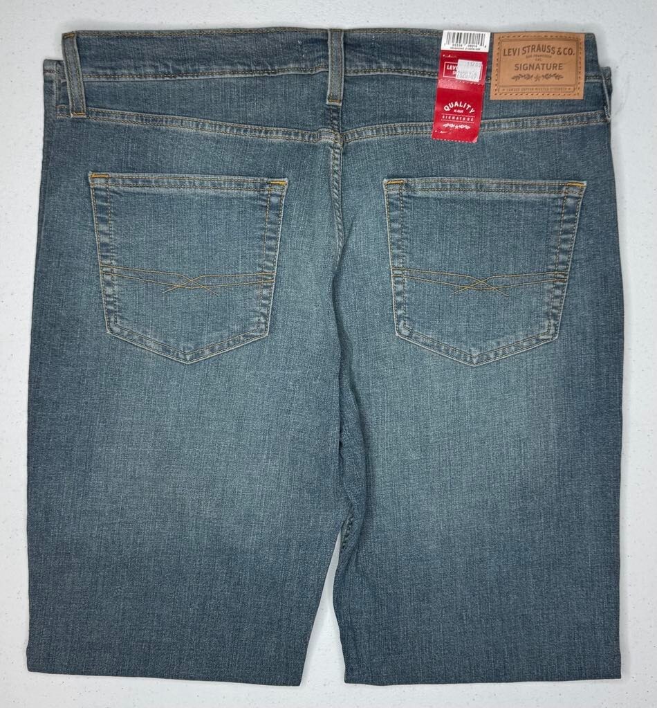 Signature By Levi Strauss #11703 NEW Men’s Straight Flex Jeans