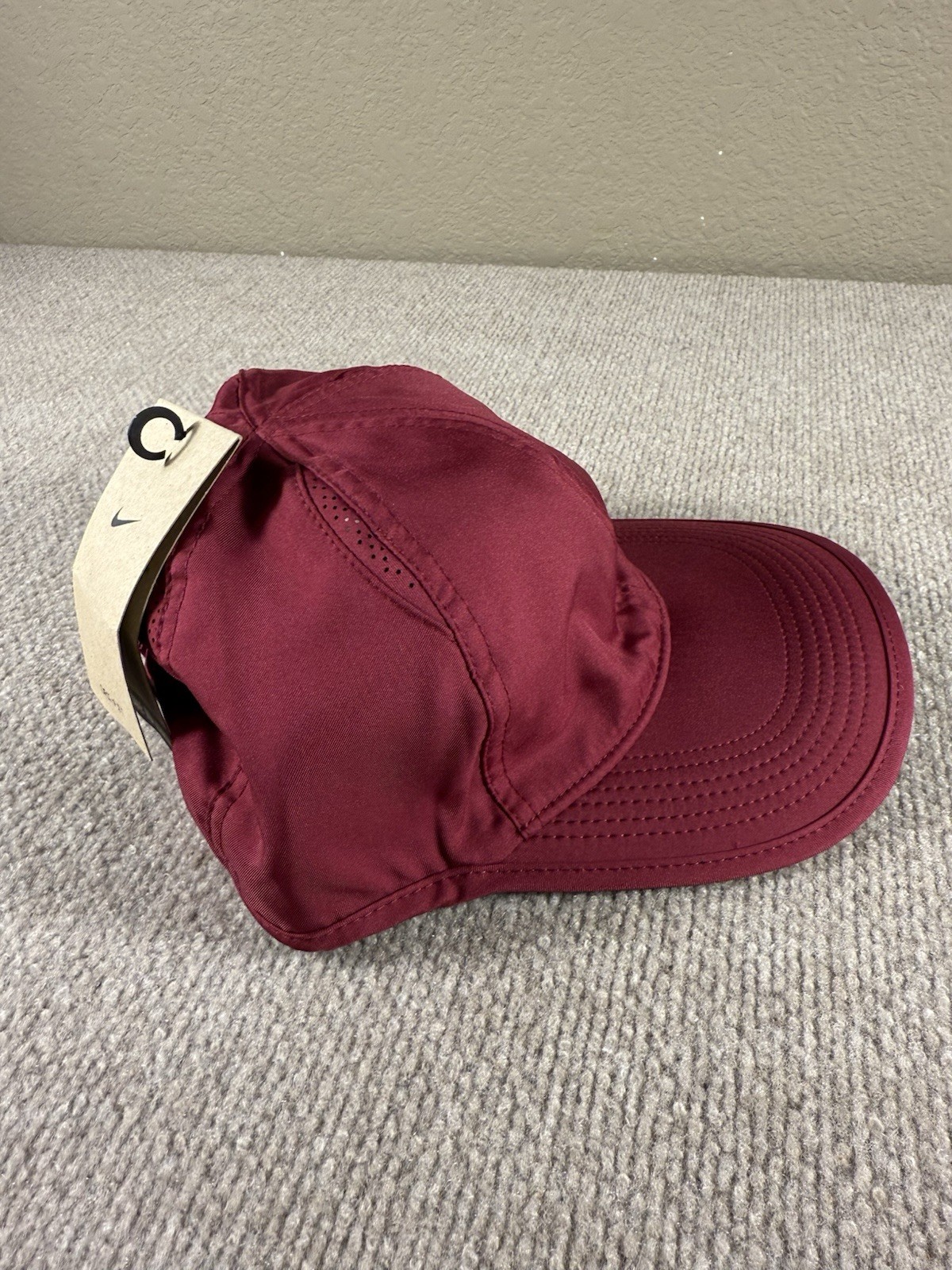 Nike Dri-Fit AeroBill Team Featherlight Maroon CJ7082-692 Adjustable Running Hat