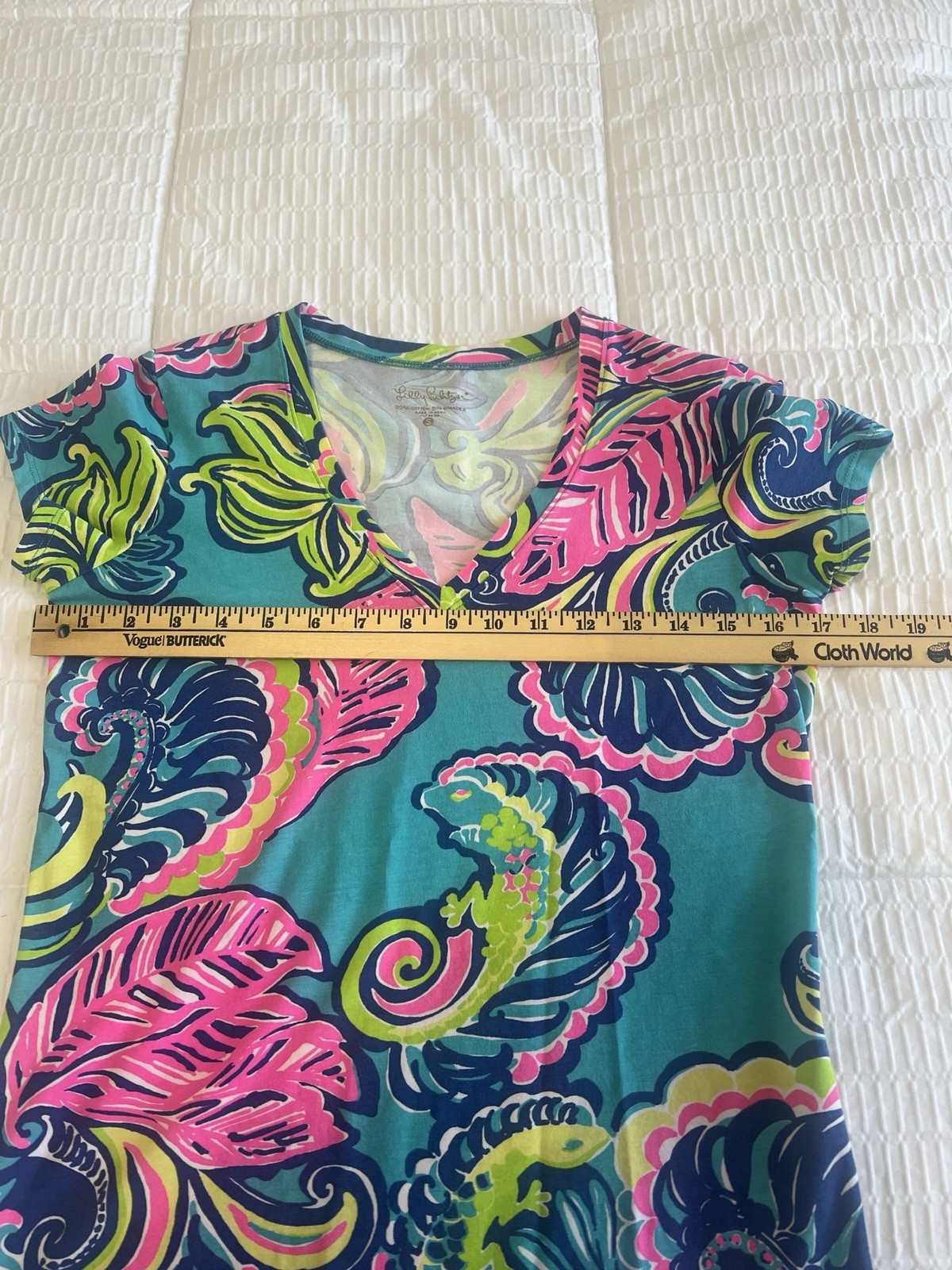 Lilly Pulitzer Michele V Neck Tee Sea Blue Private Island Size S