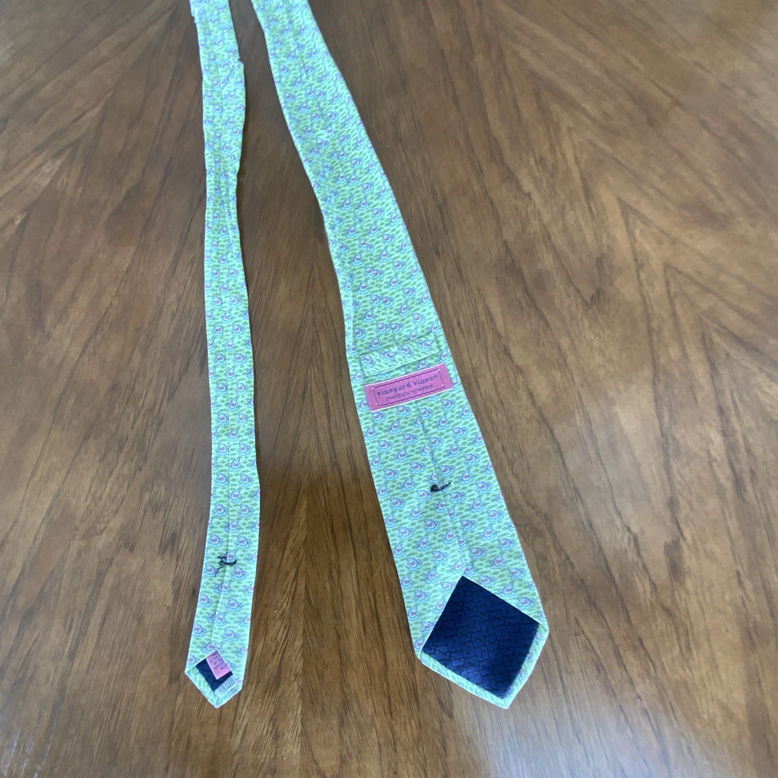 Vineyard Vines Men’s Green Pink Blue Silk Paisley Woven Pointed Tie, One Size
