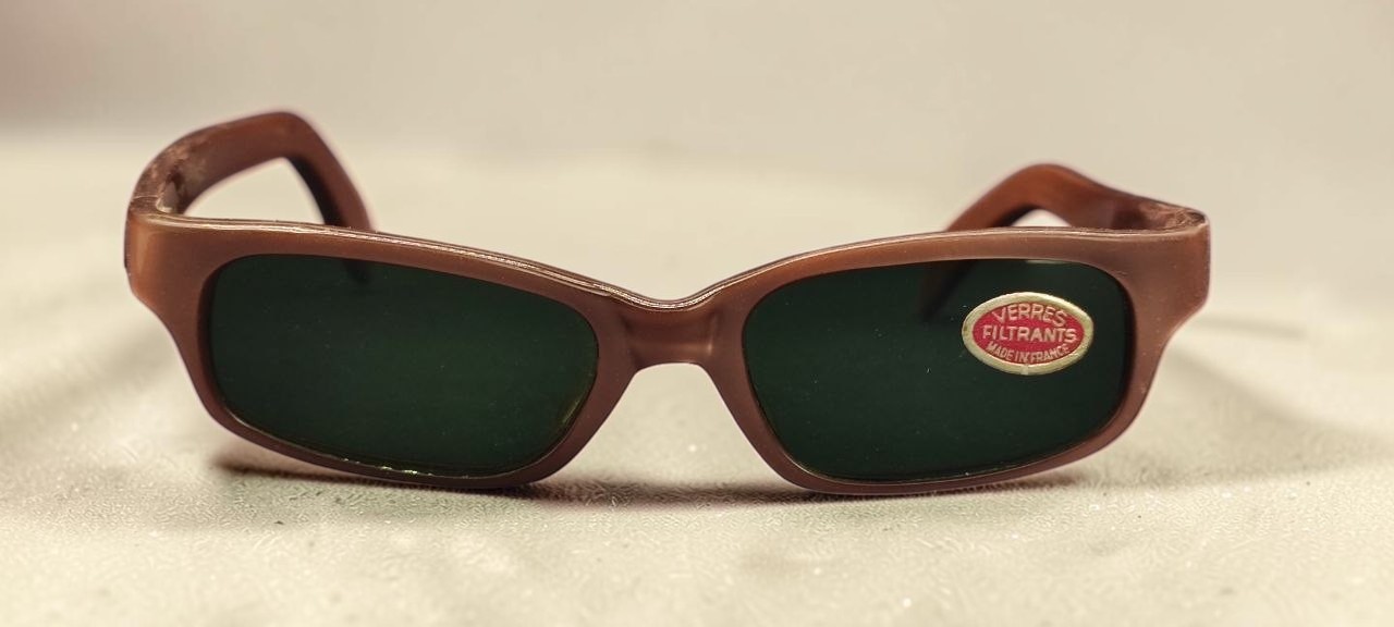 Vintage French Y2K Slim Rectangle Sunglasses Brown Frame Green Lenses Unisex