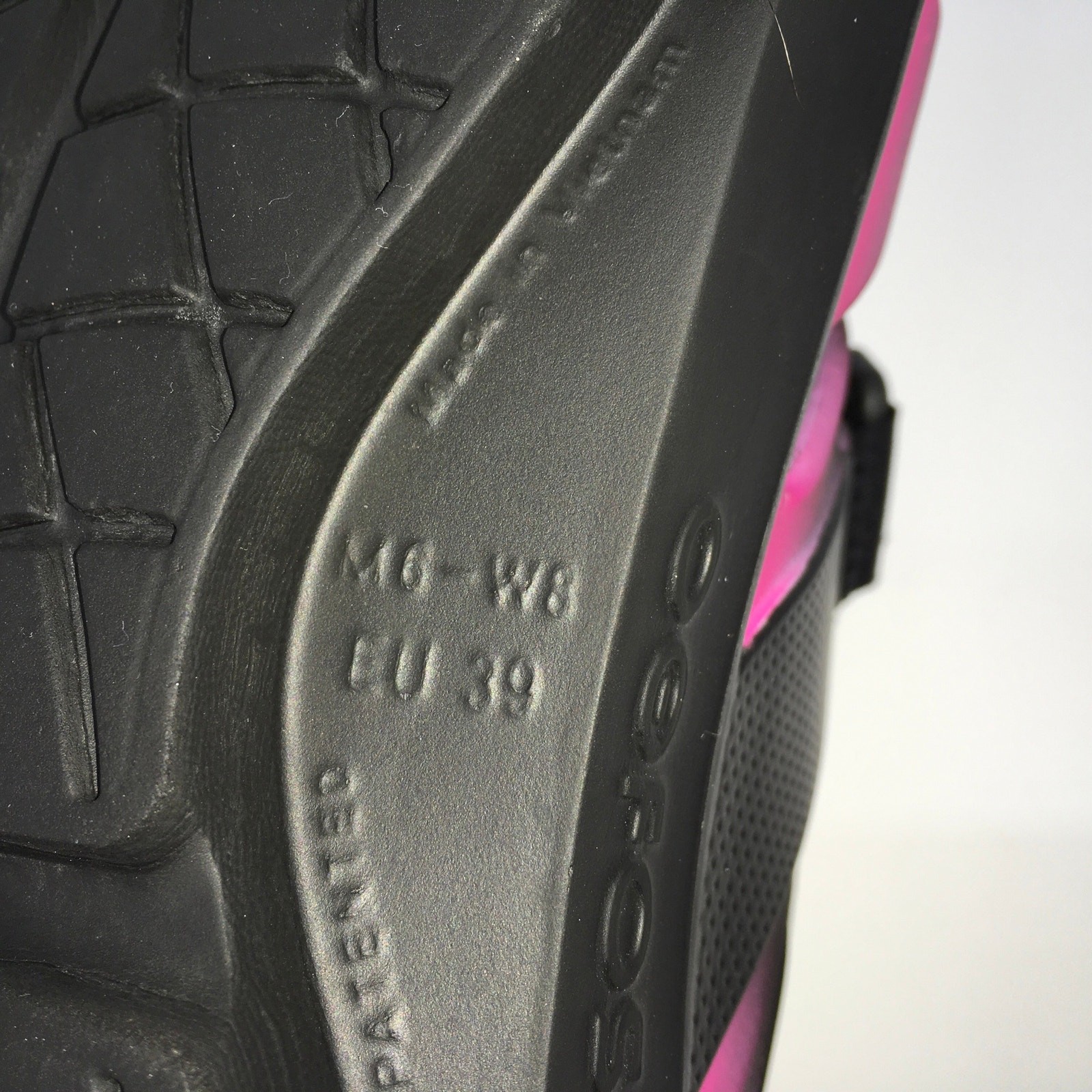 Oofos Oocandoo Lightweight Recovery Shoe Sandals W 8 M 6 Black Pink Gorpcore