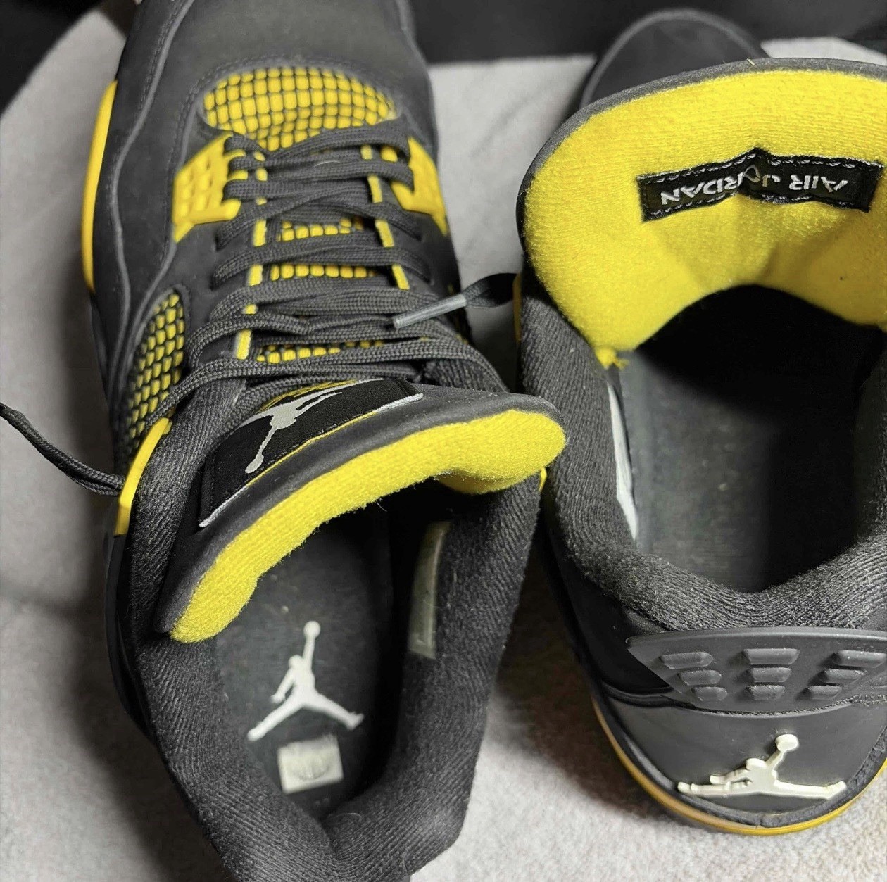 Jordan Air Jordan 4 Retro Thunder Black/Tour Yellow Mid Top DH6927-017