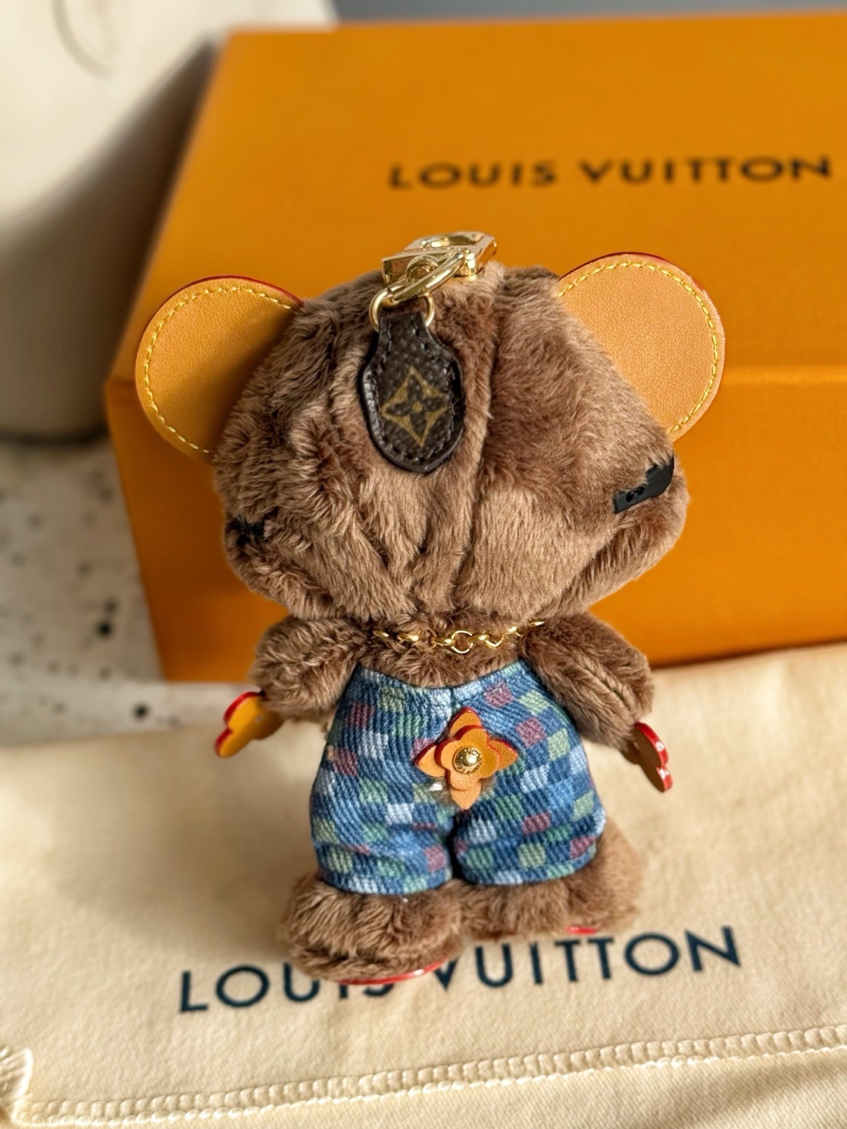 Auth Louis Vuitton Doudou Summer Bear Charm Damier Shorts Sunglasses Keychain