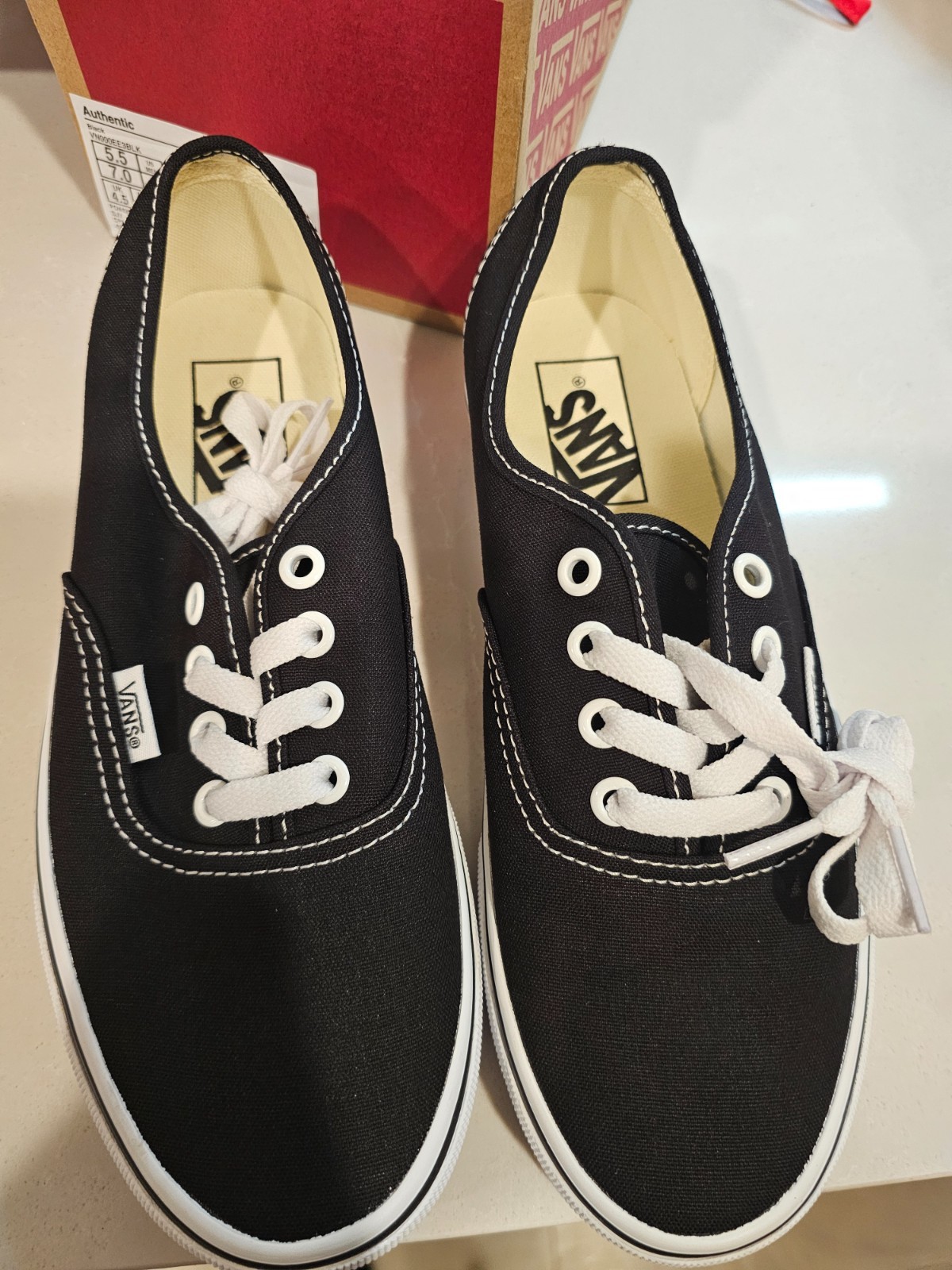 Size 7 – VANS Authentic Black