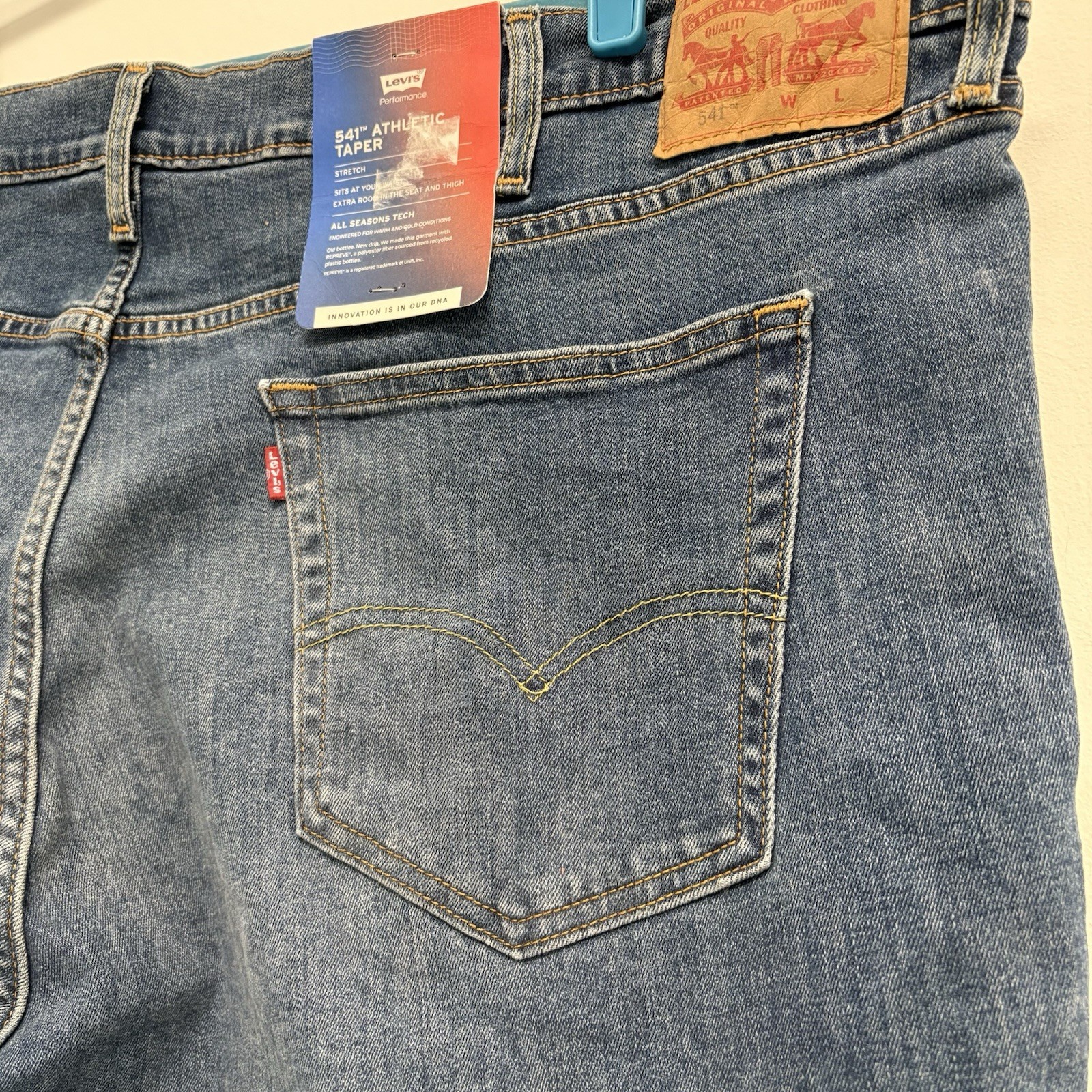 Levi’s 541 Jeans Mens 50×30 Athletic Taper Stretch All Seasons Tech Performance