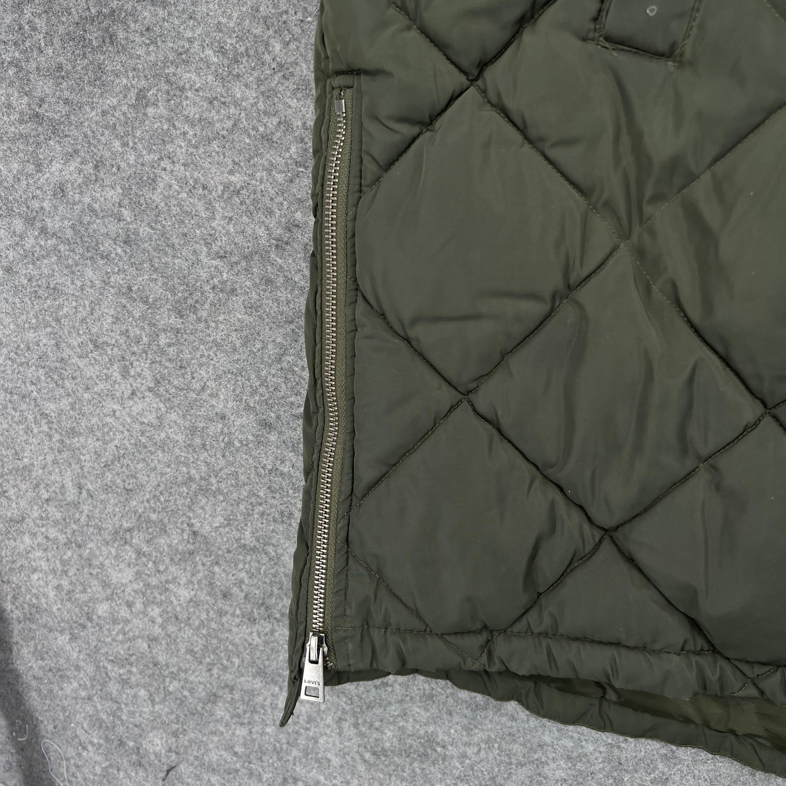 Levi’s Coat Mens XL Green Quilted Hooded Lined Insulated Pockets Outdoors