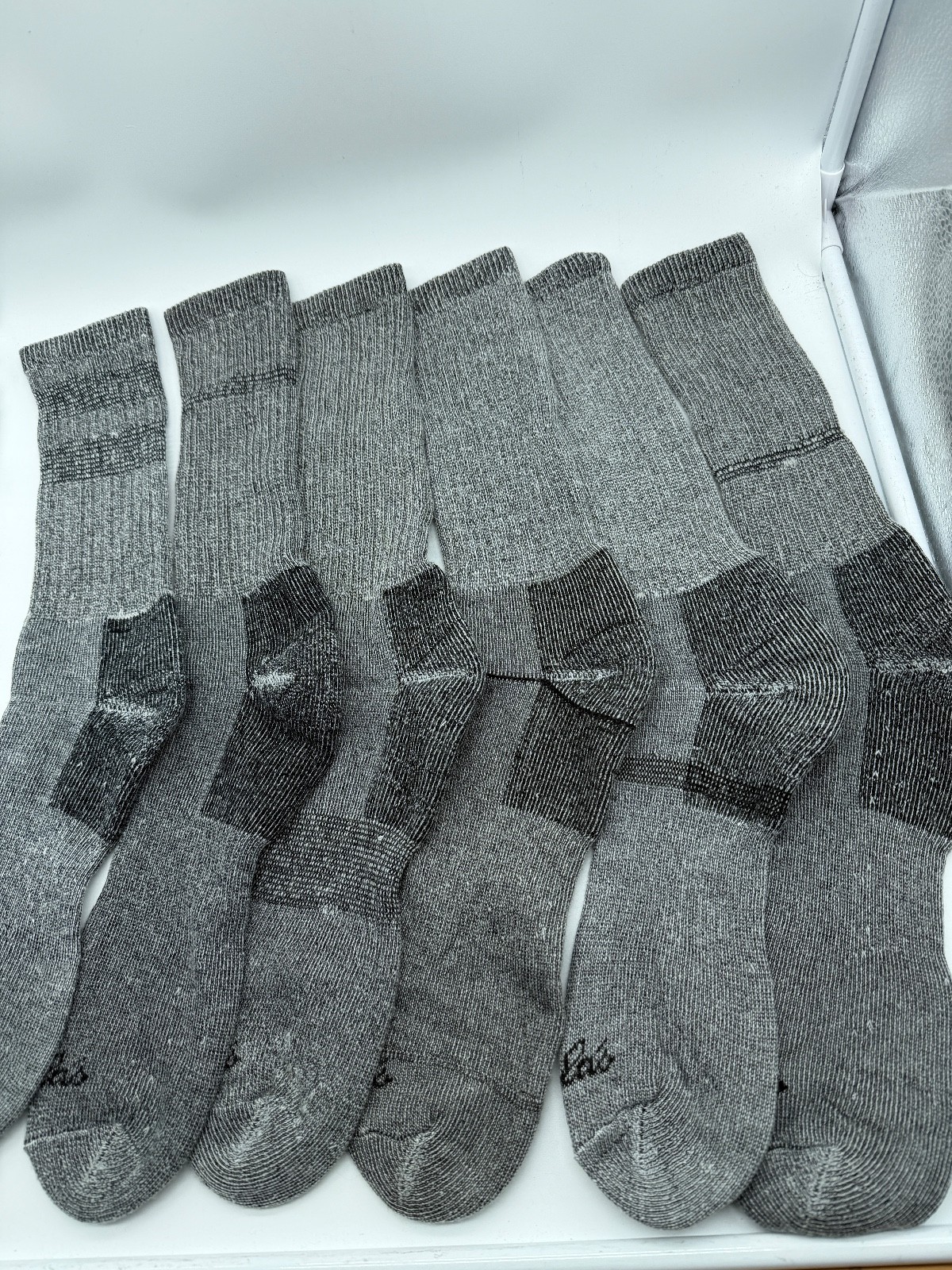 NEW NO TAGS 6 PAIRS CABELAS MENS CREW SOCKS LARGE SILVER / BLACK FACTORY SECONDS