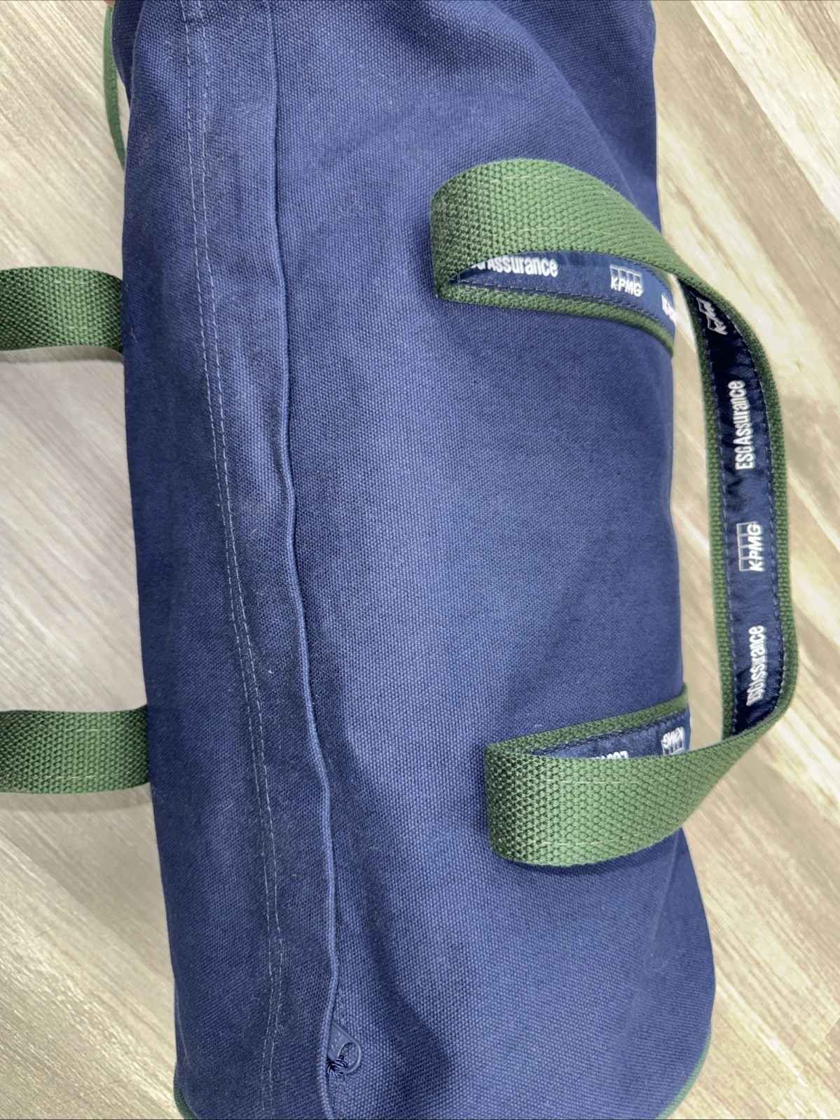 Used Authentic 17″ Goldman Sachs Duffle Banker Bag – Navy/Hunter Green