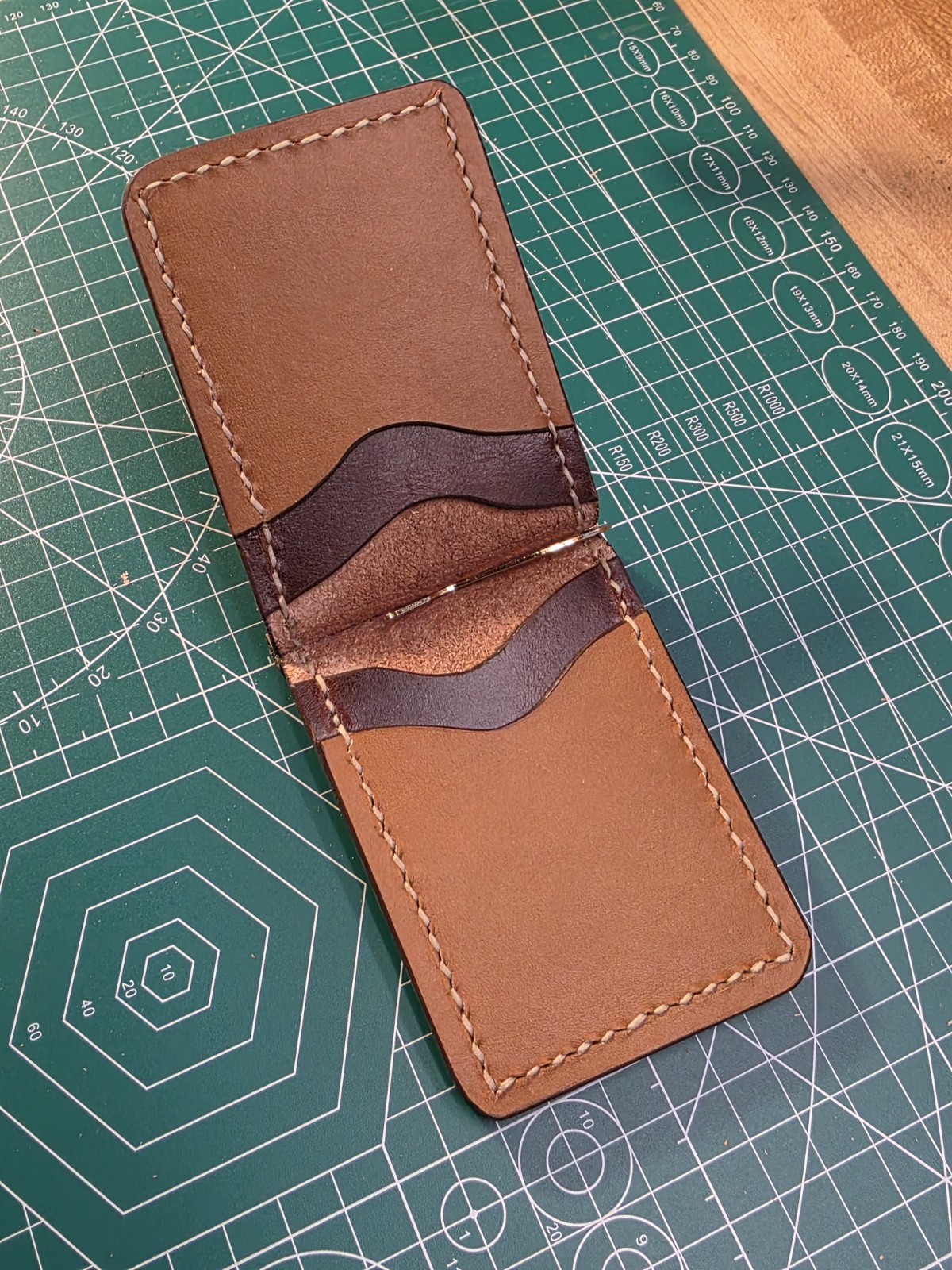 Hand Made Full Grain Leather Money Clip Hold 8 Cards.