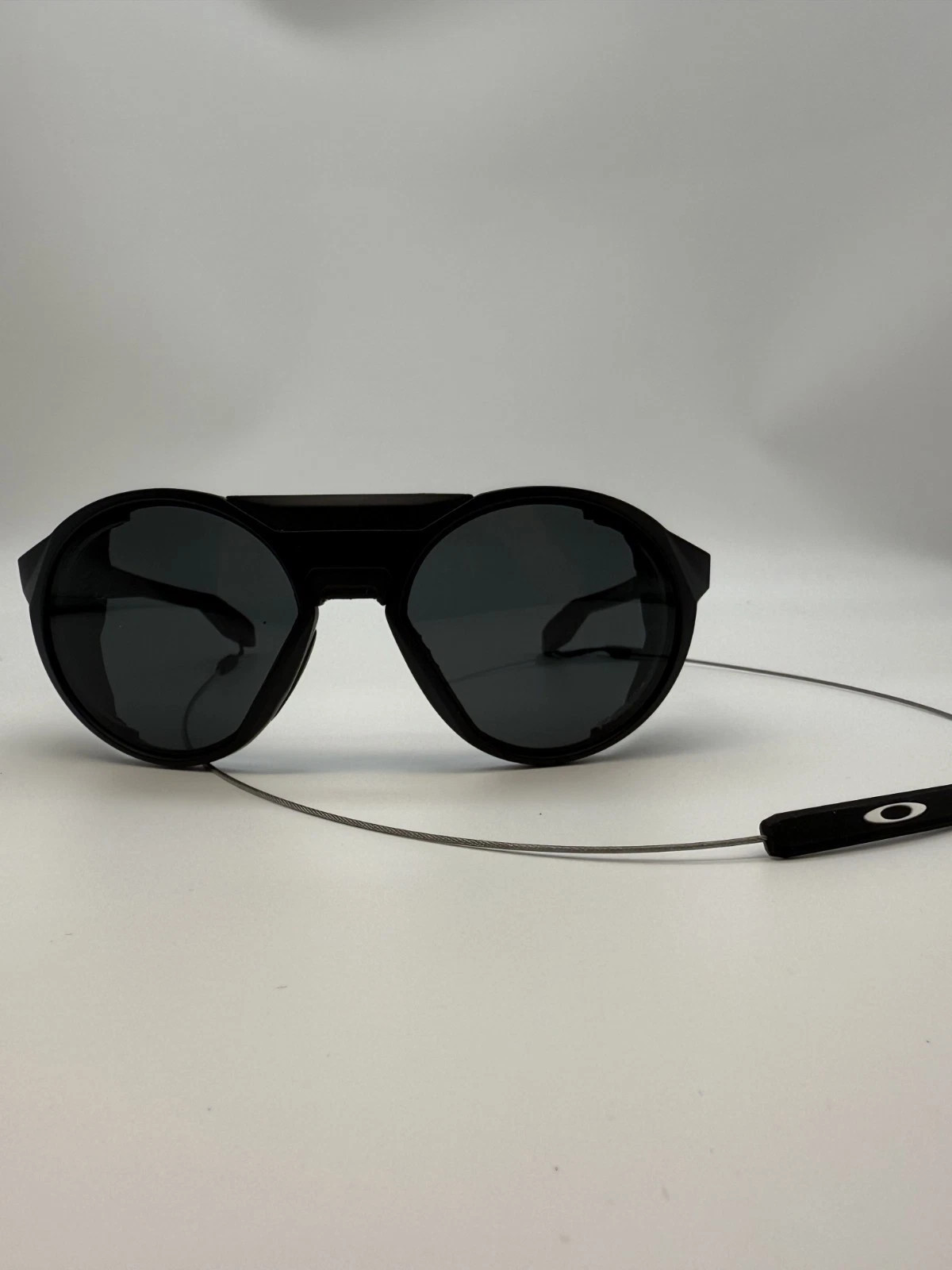 Gafas de sol redondas Oakley Oo9440 Clifden para hombre/-