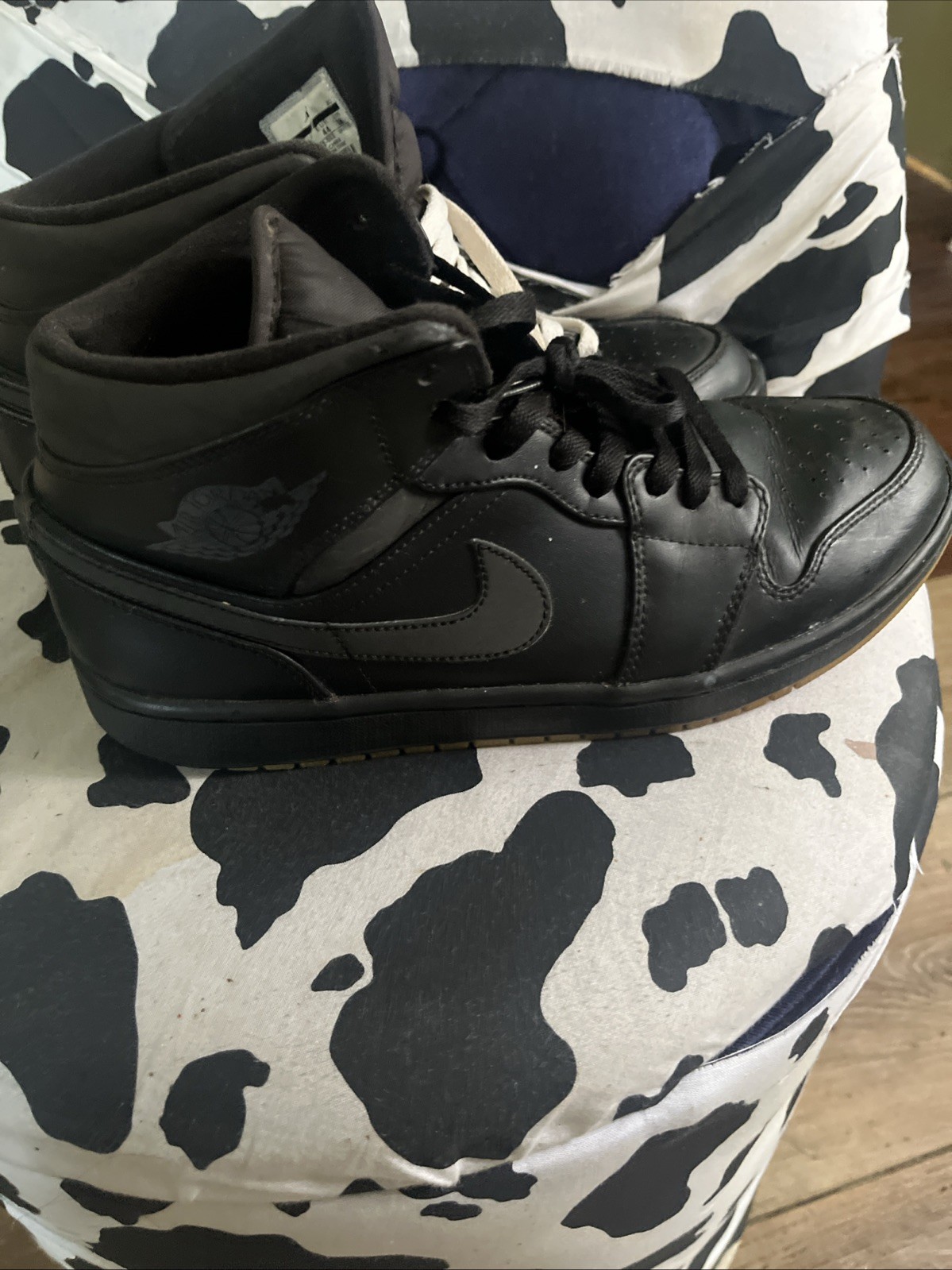 Size 10 – Air Jordan 1 Mid Triple Black