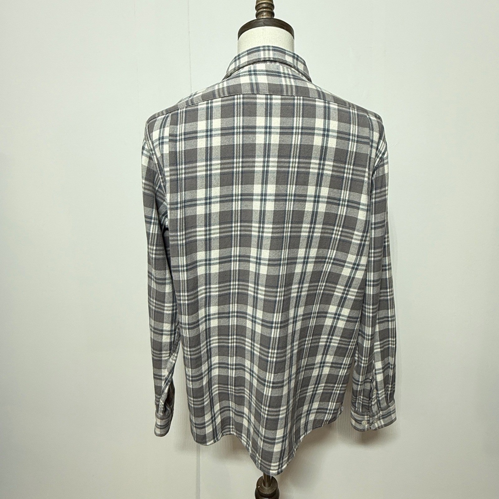 The Normal Brand Shirt Men XL Gray Plaid Button Up Flannel Pockets Long Sleeve