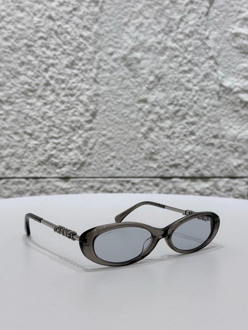 Chanel Women’s Sunglasses CH5565 Retro Cat Eye Oval Frame 54-17-140 NEW