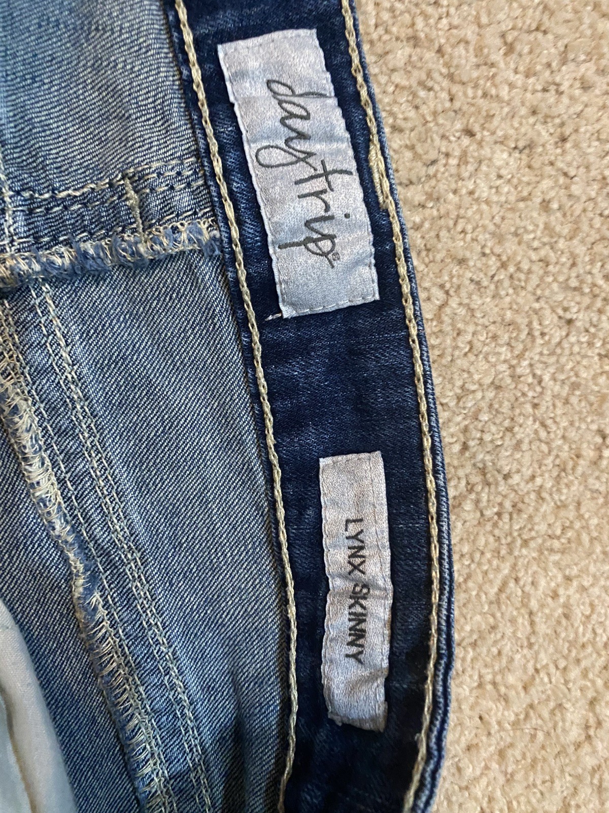 Daytrip Jeans, Women’s Size 29 long Blue Denim LYNX Ankle Skinny distressed