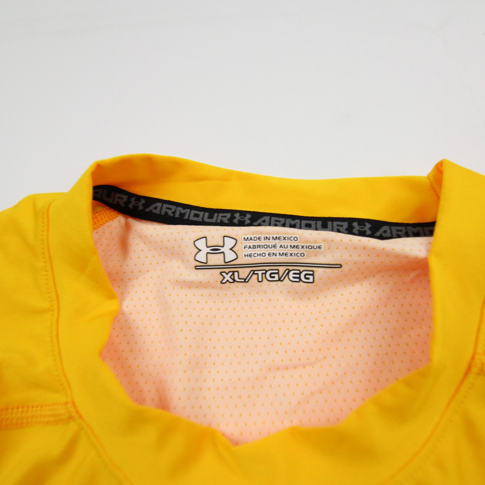 Under Armour Short Sleeve Shirt Men’s Gold New with Tags Multiple Sizes