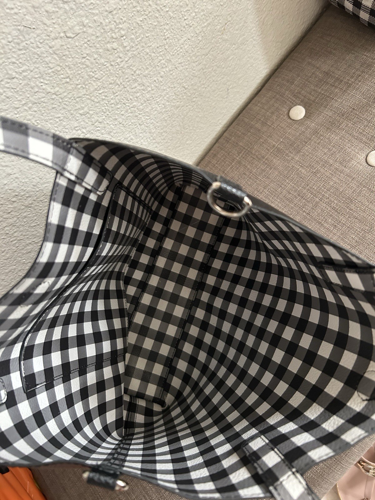 Black Pebbled Tote Bag Checkered Lining Button Closure Inner Pockets Silver