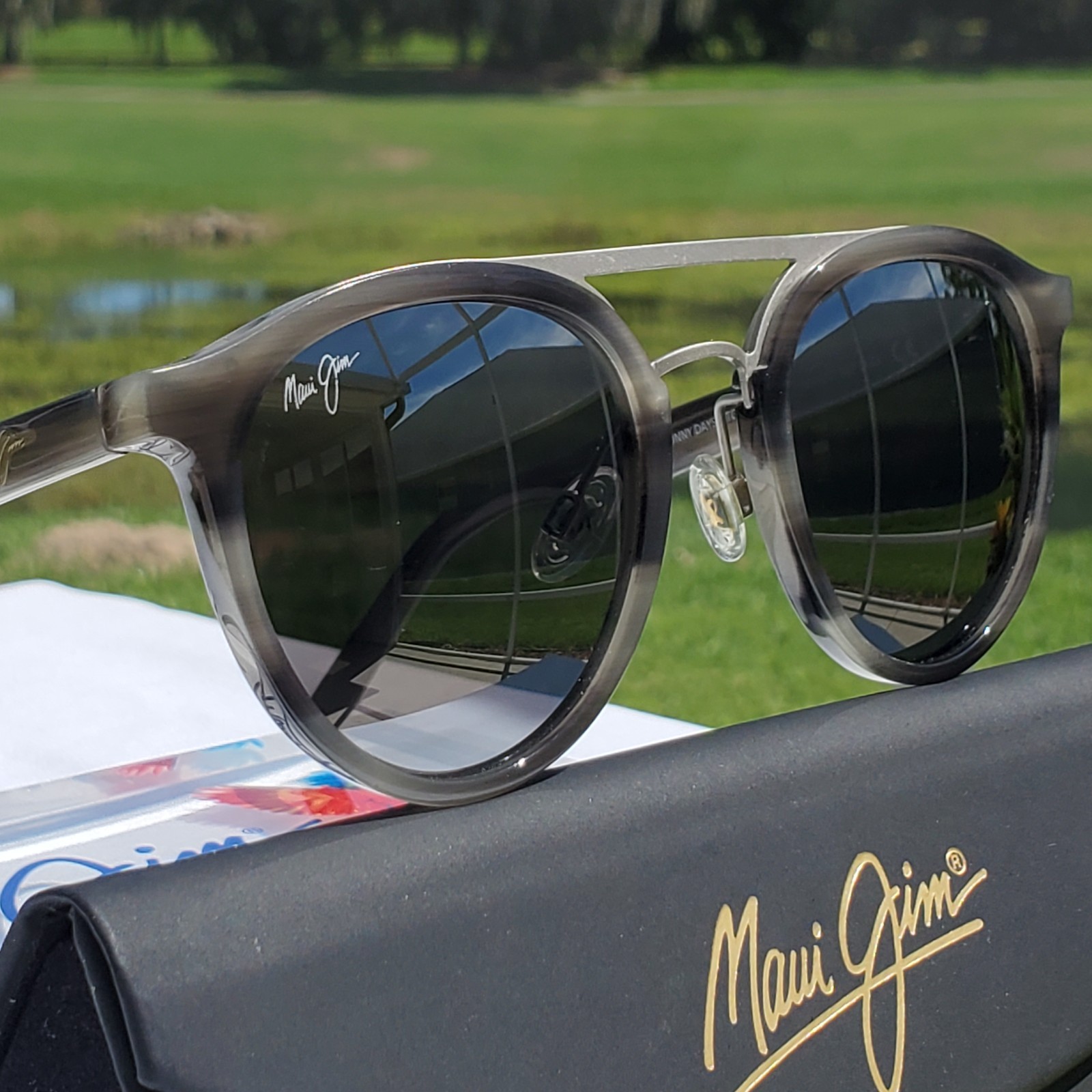 *******Maui Jim “SUNNY DAYS” 529-14E Gloss Grey Horn Frames / Grey Lenses*******