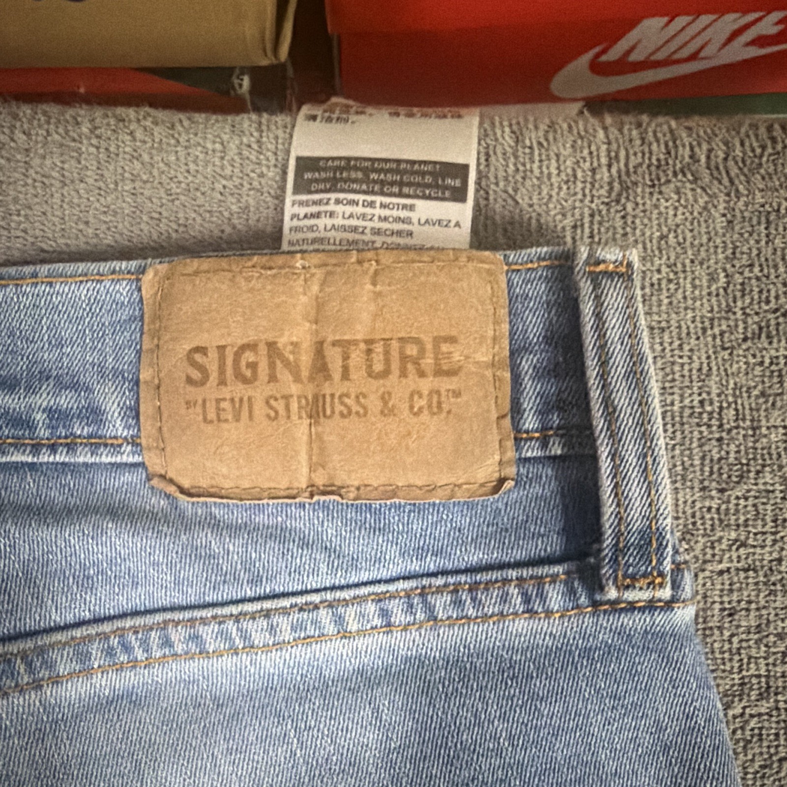 Signature by Levi Strauss & Co Men’s Light Wash Blue Denim Skinny Slim Jeans