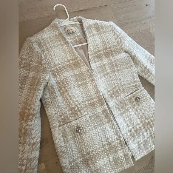 Elie Tahari Beige White Plaid Tweed Blazer Jacket Quiet Luxury Careerwear Spring