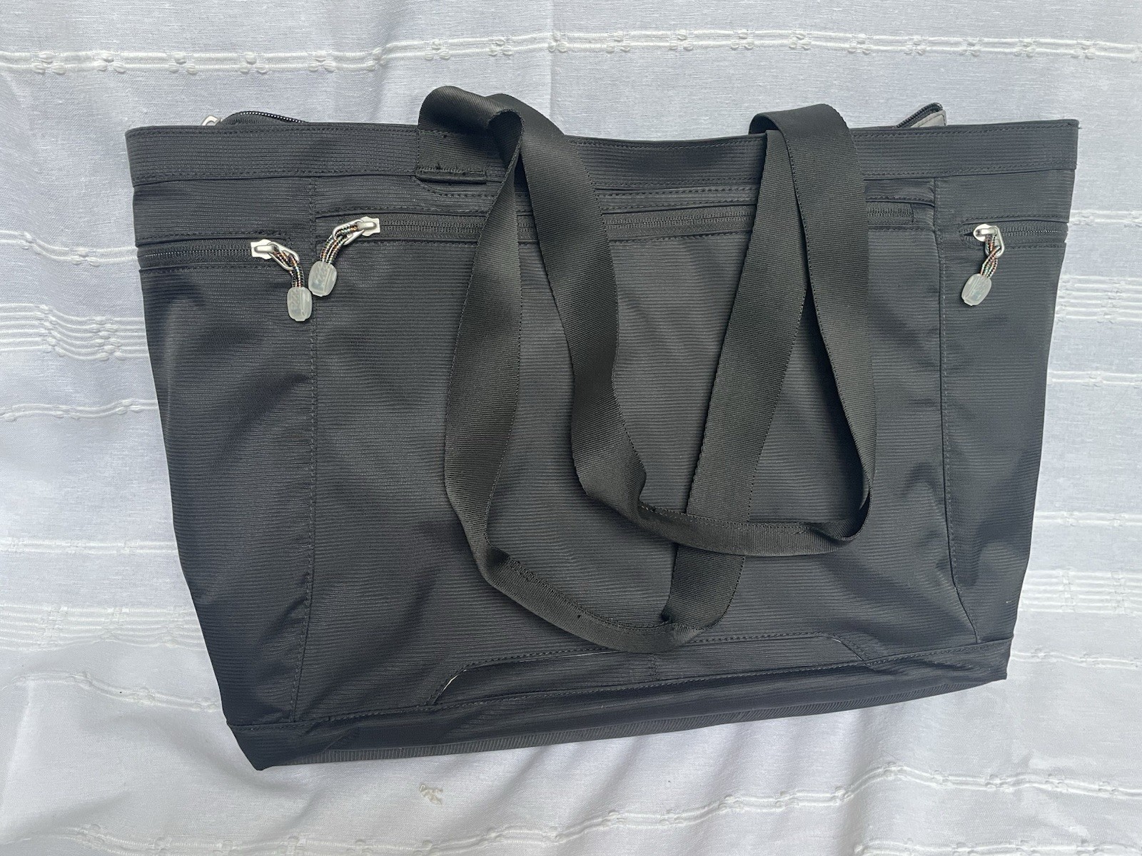 Black Laptop Tote Bag Zip Closure Zipper Accents Inner Pockets 21”x13”