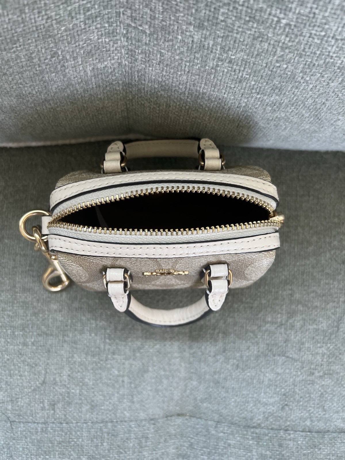 BRAND NEW COACH ROWAN BAG CHARM (Iconic Mini Keychain)