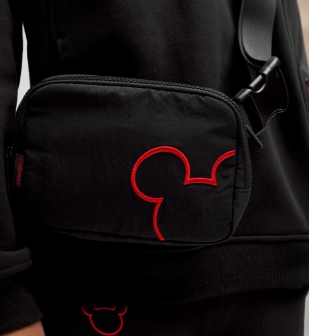 ❤️Lululemon DISNEY Everywhere Belt Bag Fanny Pack Black Mickey Outline Bag❤️NWT