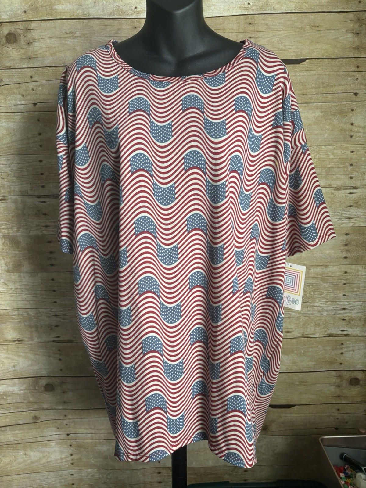 LuLaRoe Irma Tunic – New with Tags [NWT] – Medium – Patriotic, American Flag