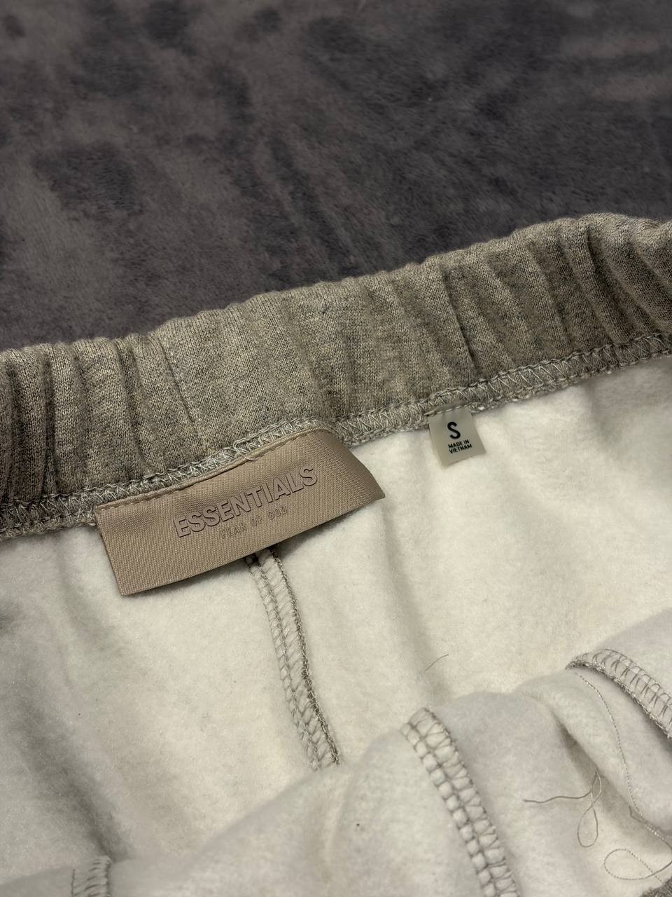Fear of God Essentials Shorts SS22 Dark Oatmeal Gray – NEW WITH TAGS (XS-XL)