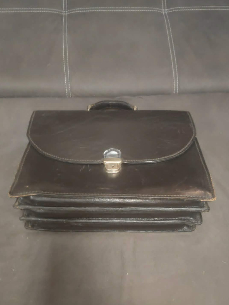 24 Hours Handcrafted Black Leather – Business Model 3 Bellows