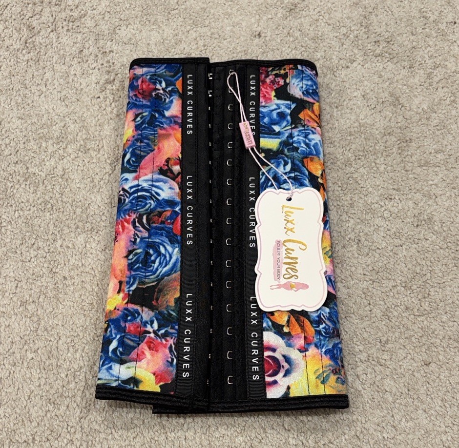 New In Package Luxx Curves Roses Waist Trainer Size 2XL, Medium Torso