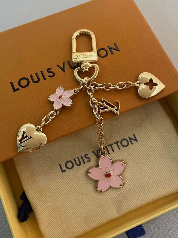 LV Blooming Flowers Bag Charm Pink Heart Key Ring With Box