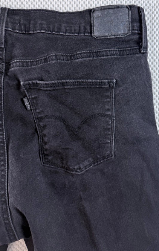 Levi’s 518 Slimming Boot Black Jeans Women’s W33 L32 Stretch Denim