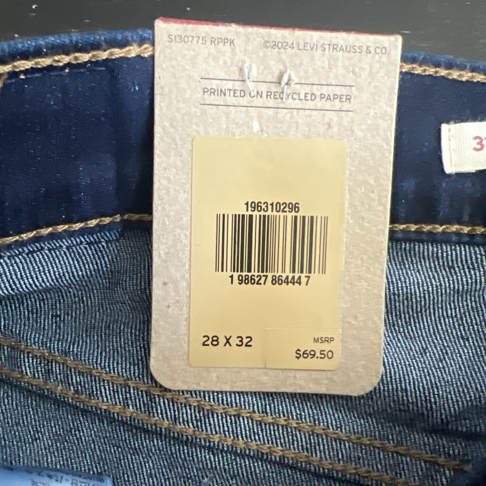 Levi’s Women’s 314 Shaping Straight Mid-Rise Stretch Denim Jean Size 6 28×32