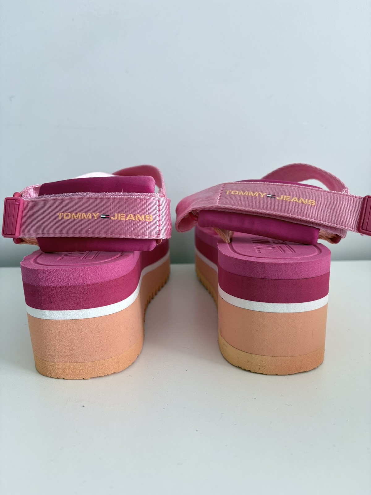 Tommy Hilfiger Pop Color Flatform Sandal – pink sandals, size 37