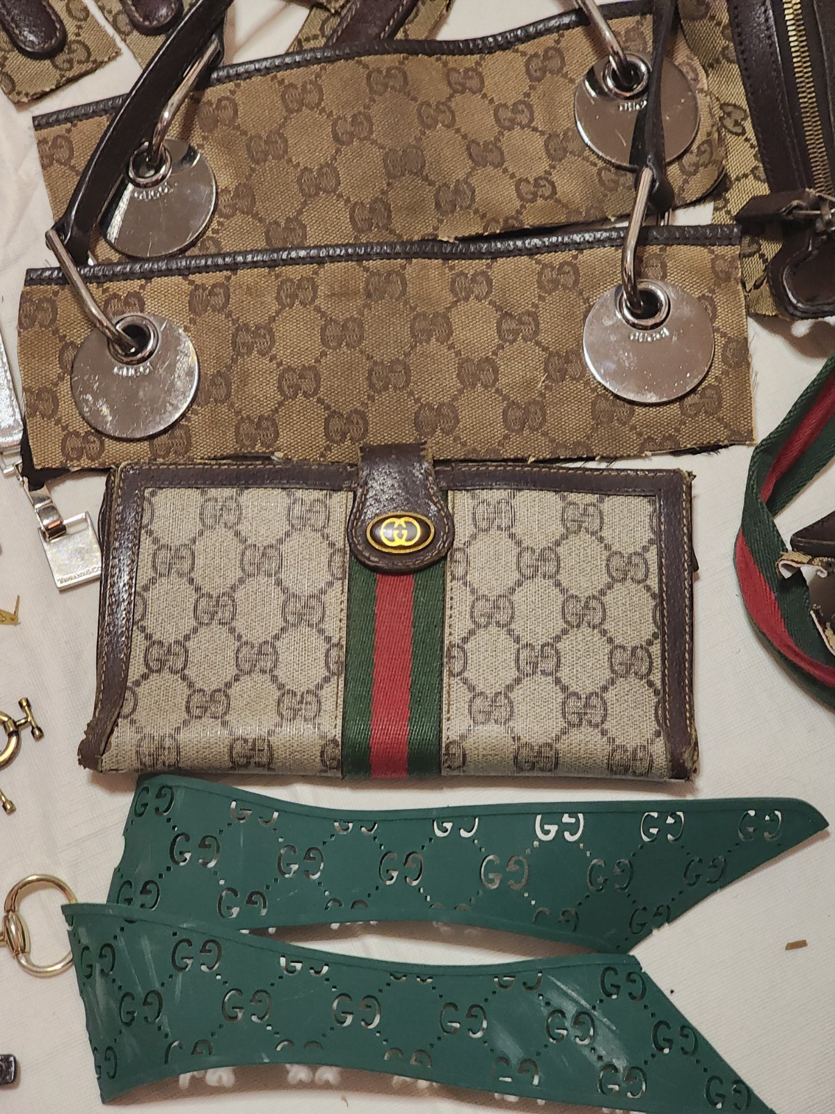 Lot Of Gucci Fendi Ferragamo Burberry Replacement Parts Hardware Zippers Etc