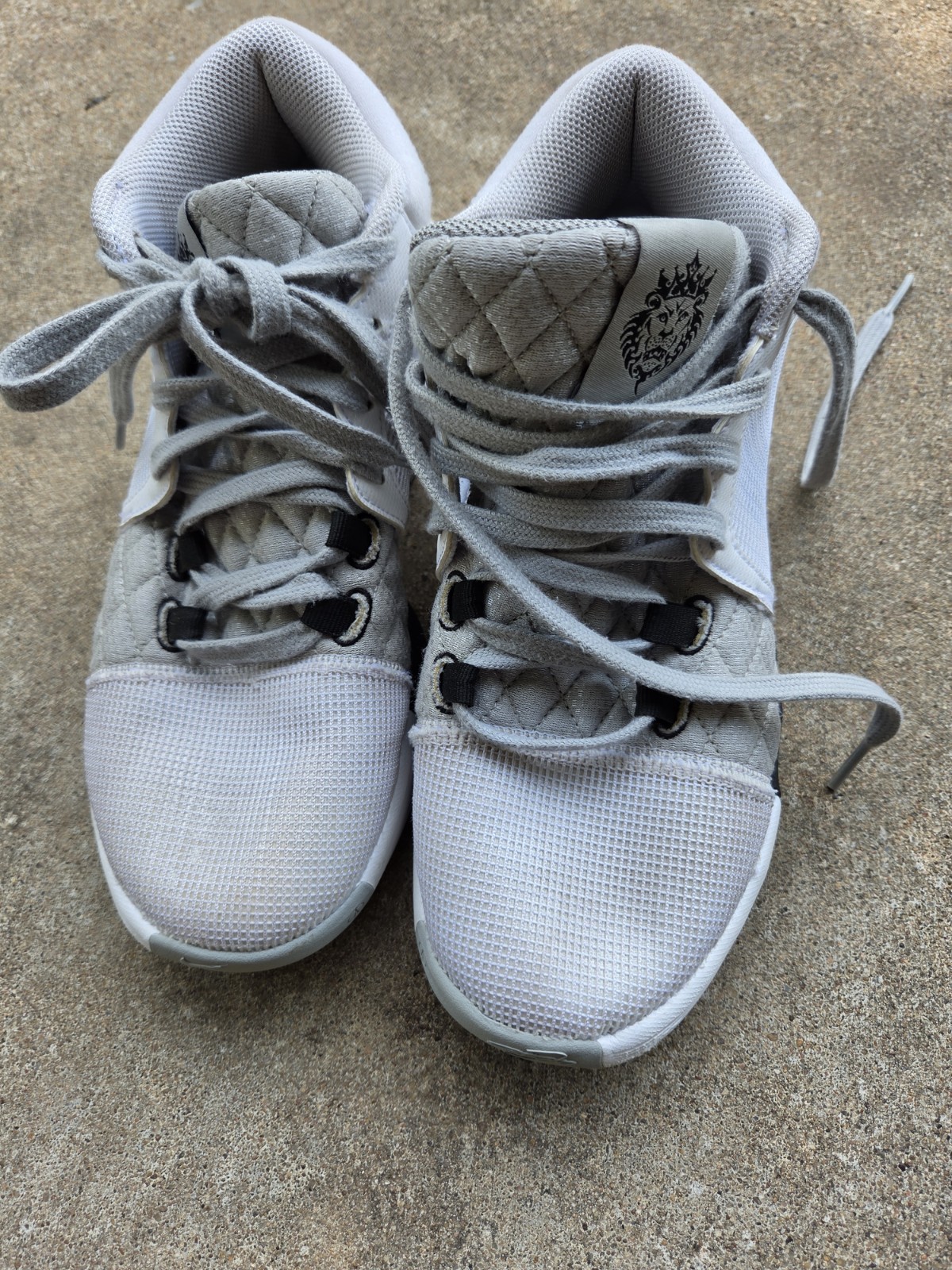Nike LeBron Witness 8 Men’s Mid Top Basketball Sneakers Mesh FB2239-100