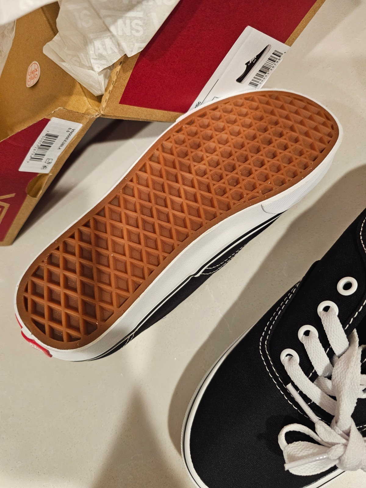 Size 7 – VANS Authentic Black
