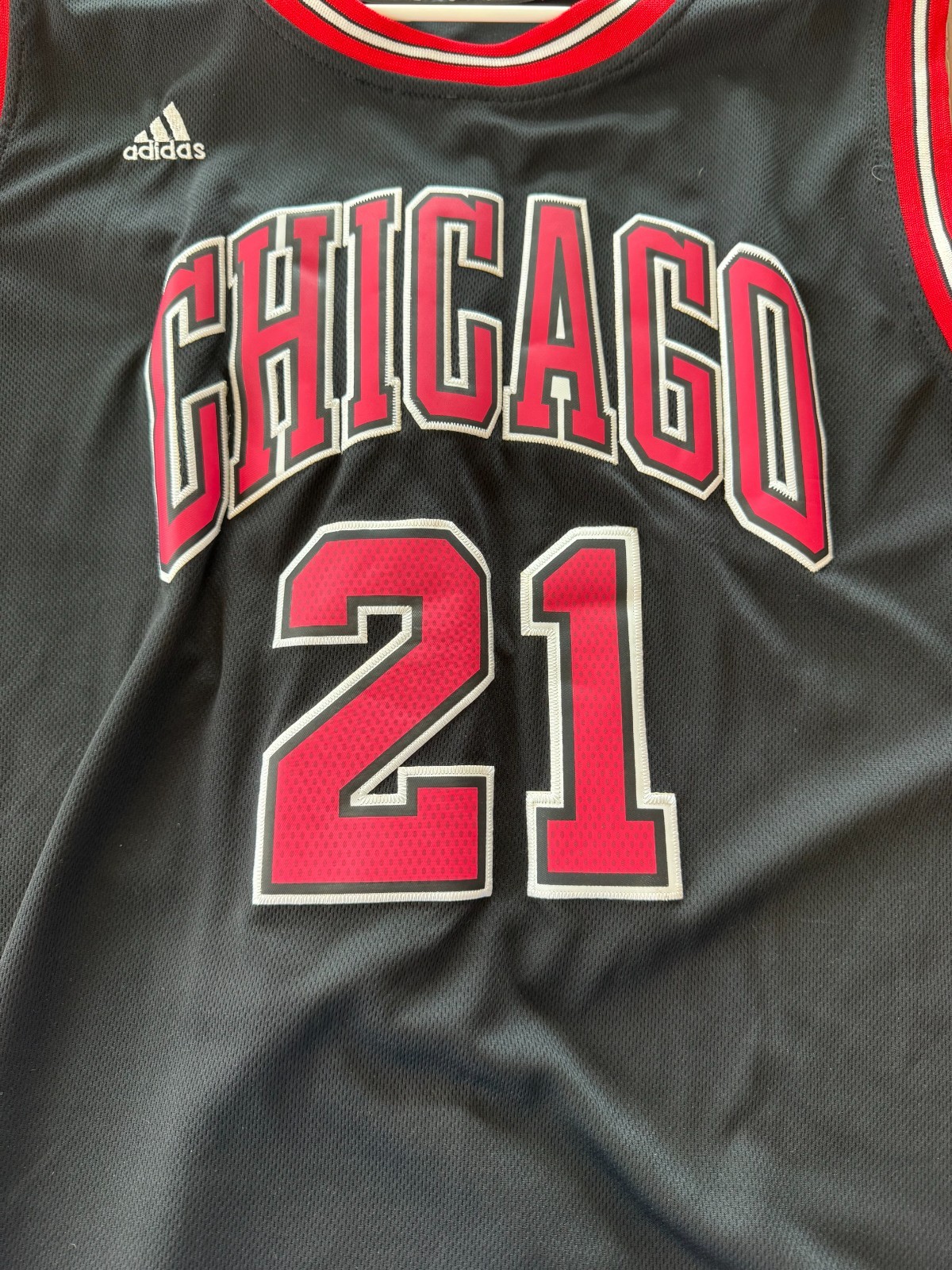 4 Bulls Basketball Jerseys Sz XL-3 used and 1 NWT