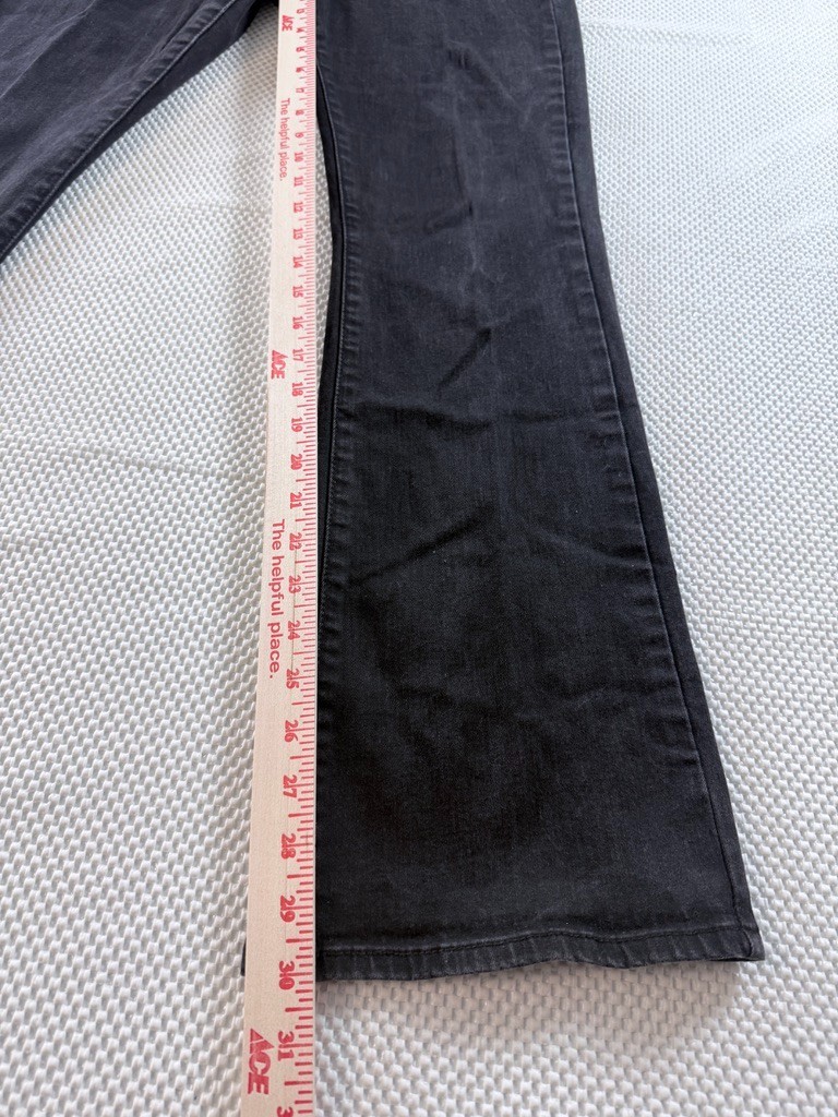 Levi’s 518 Slimming Boot Black Jeans Women’s W33 L32 Stretch Denim