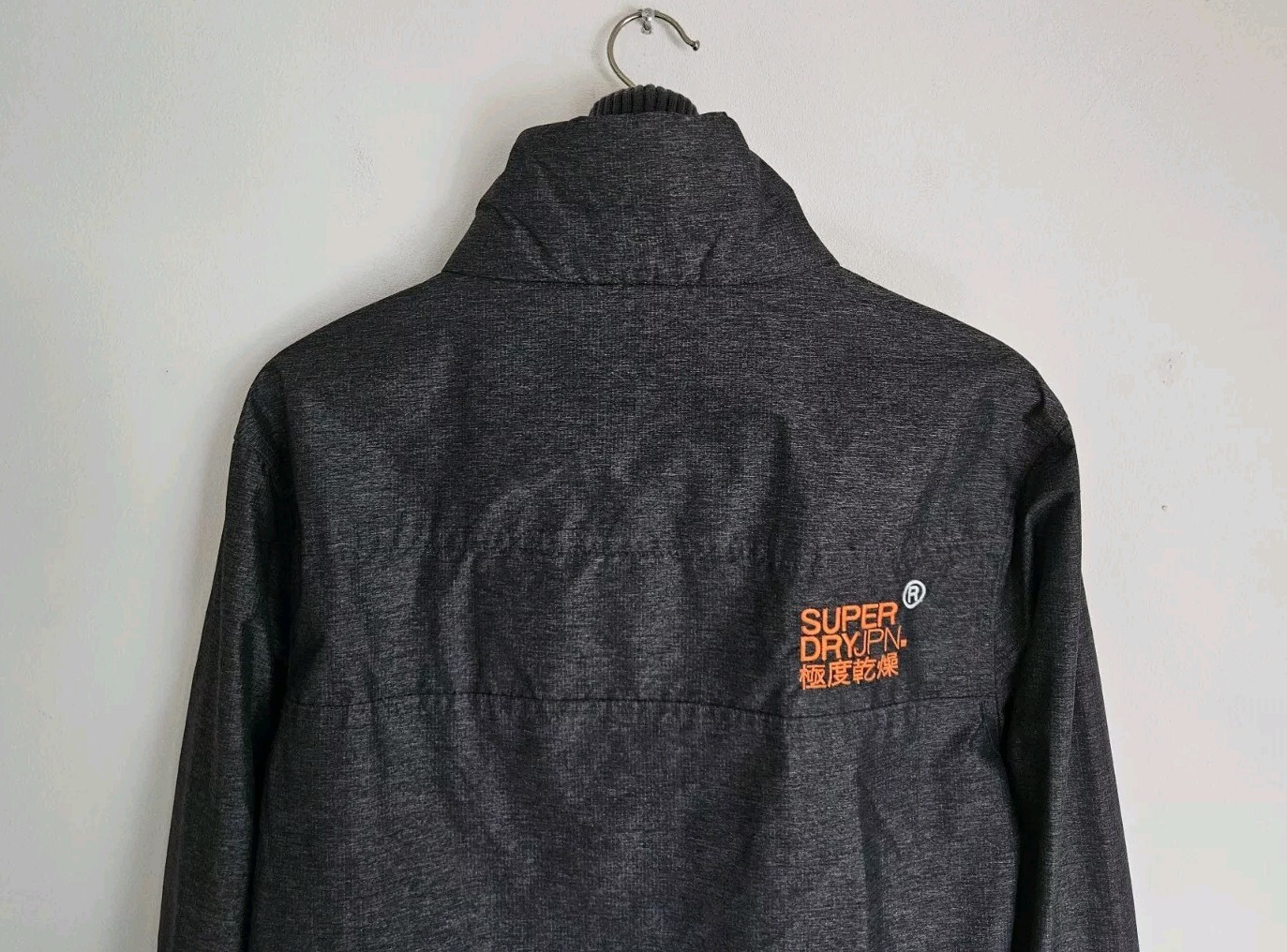 SUPERDRY WINDCHEATER MENS UK SIZE MEDIUM CHARCOAL GREY & ORANGE COAT