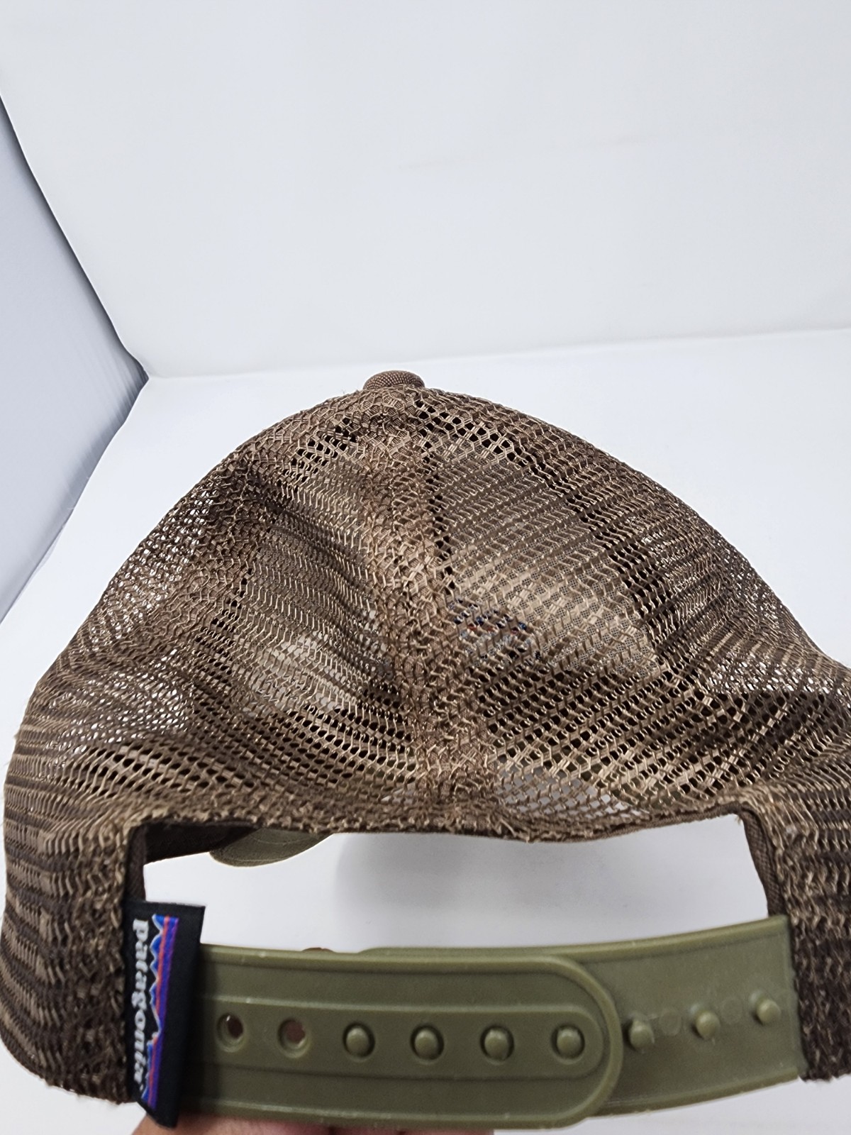 Patagonia Fitz Roy Bison Lo Pro Trucker Hat Snapback Meshback Cap Brown White