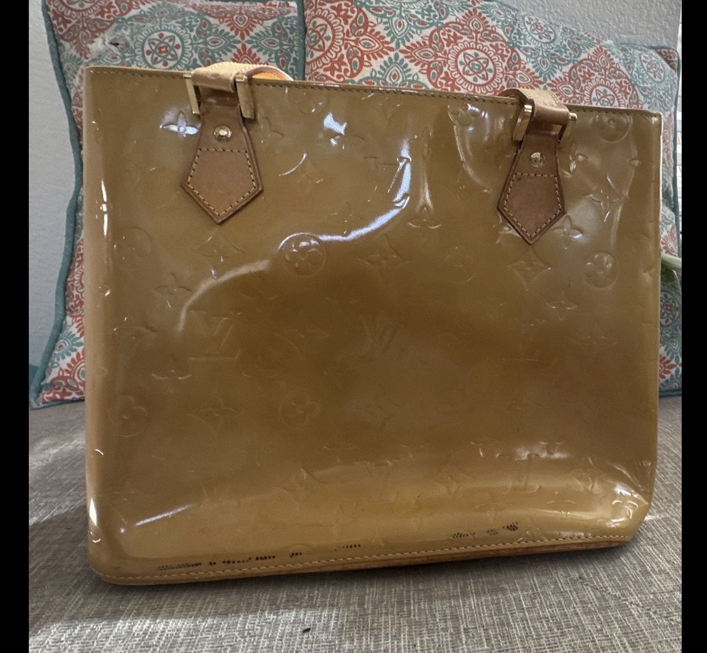 Louis Vuitton Vernis Monogram Tote, Zip Closure, Double Handles, Inner Pockets