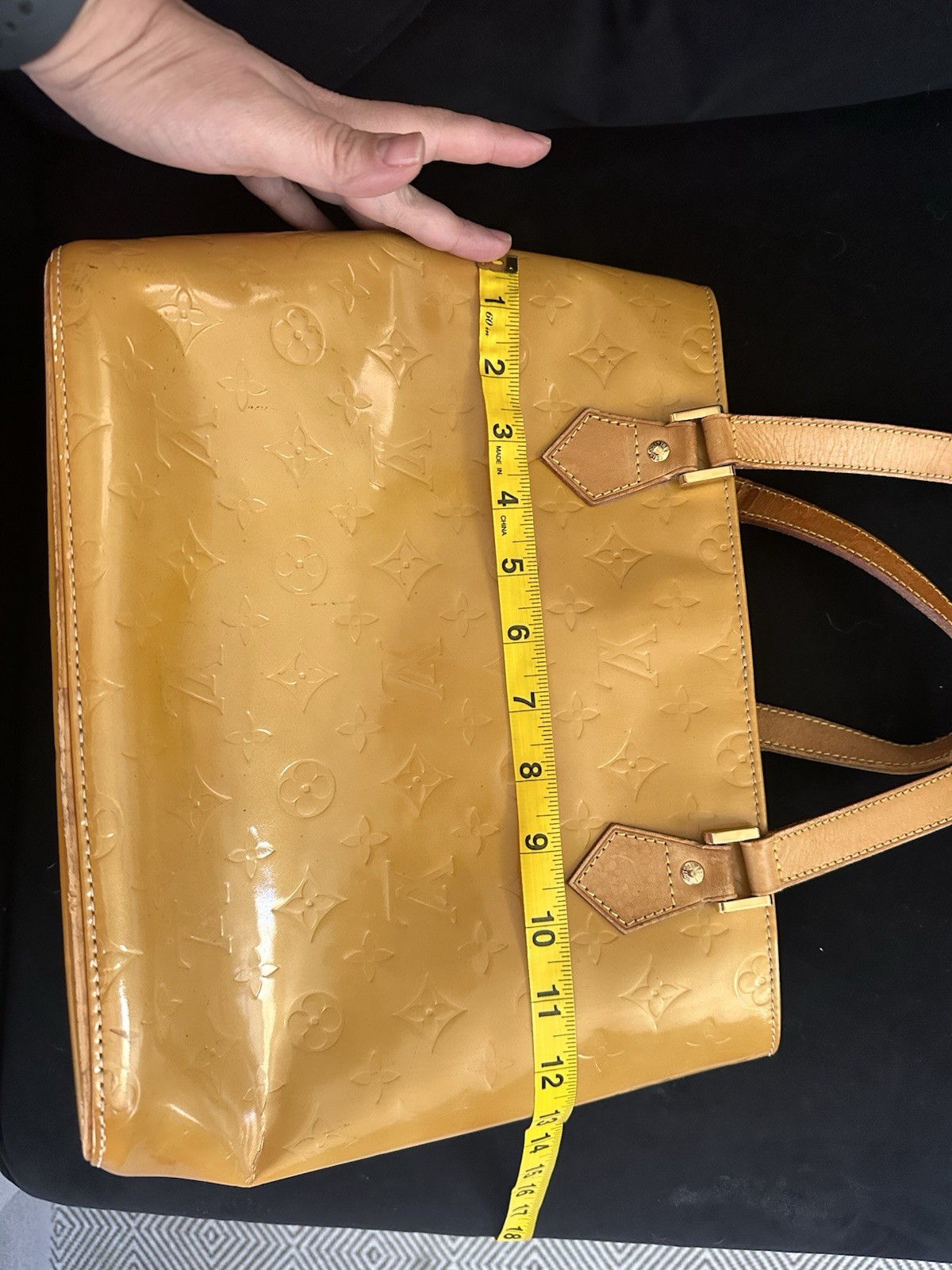 Louis Vuitton Vernis Monogram Tote, Zip Closure, Double Handles, Inner Pockets