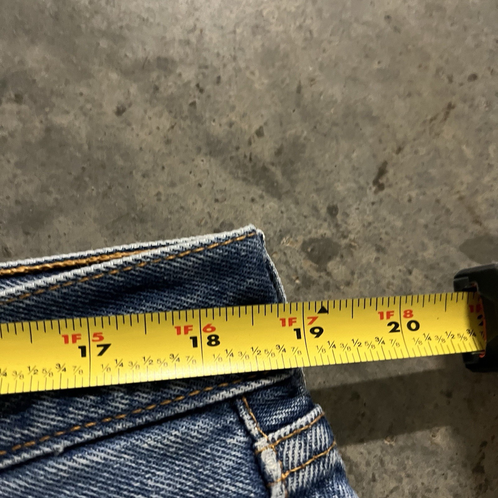Vintage Levi’s 501XX Jeans 38×33 Made in USA Button Fly Straight Light Denim