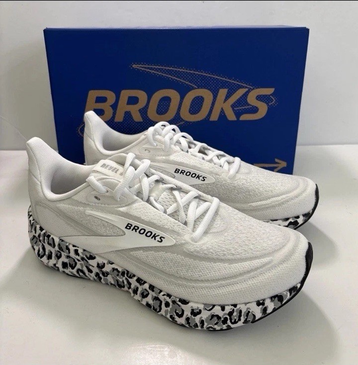 Brooks Revel 9 Black White Gray Leopard Print Low Top Women’s Sneakers Size 7