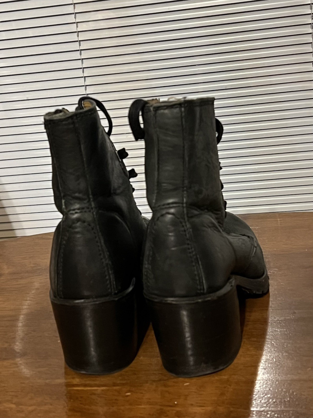 Frye Sabrina Black Leather Lace Up Ankle Boots Vibram Sole Size 7